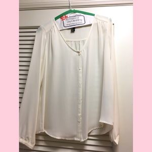 Workwear Off White Chiffon like Button down blouse